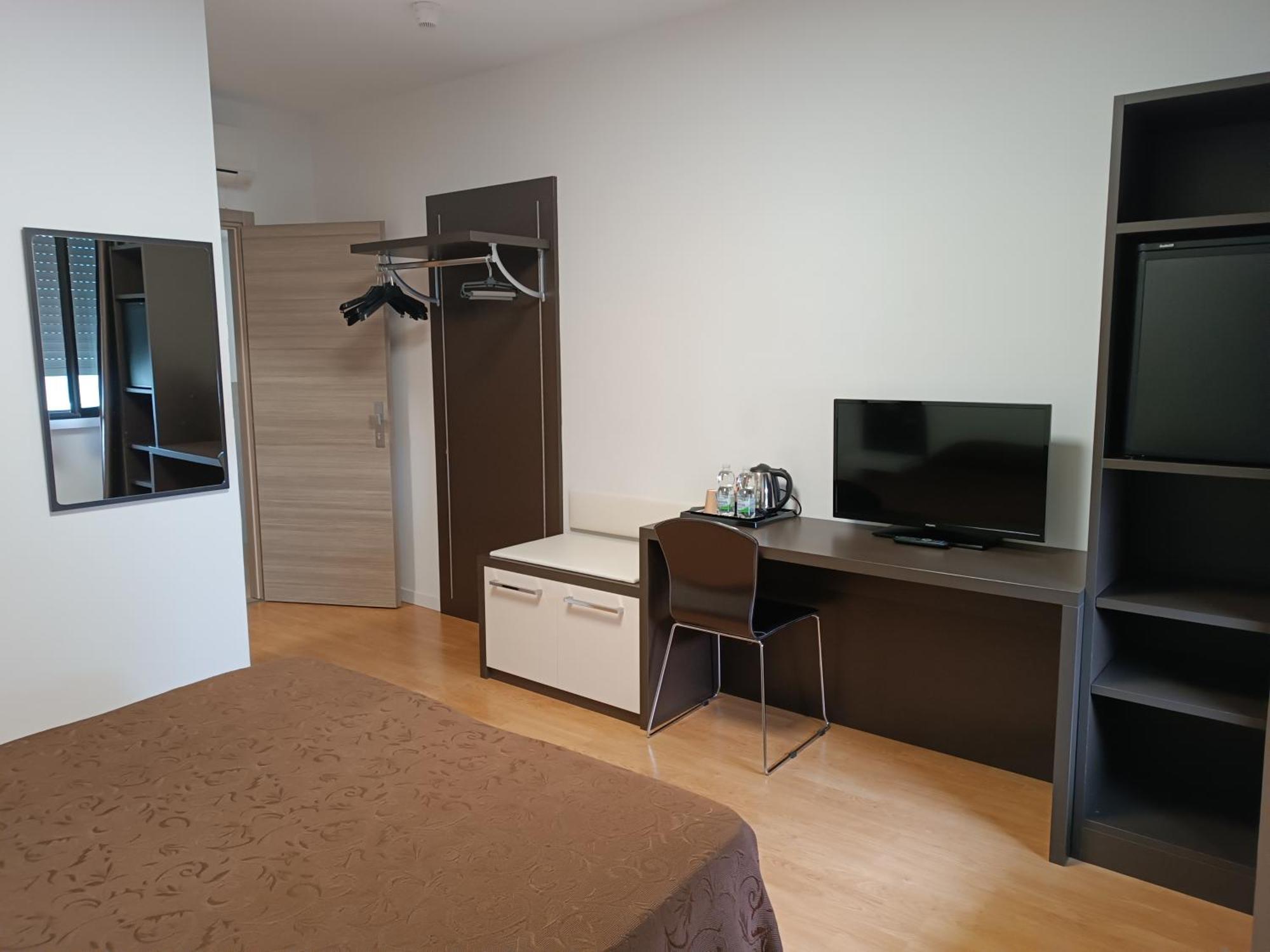 Tiby Hotel Modena Ngoại thất bức ảnh